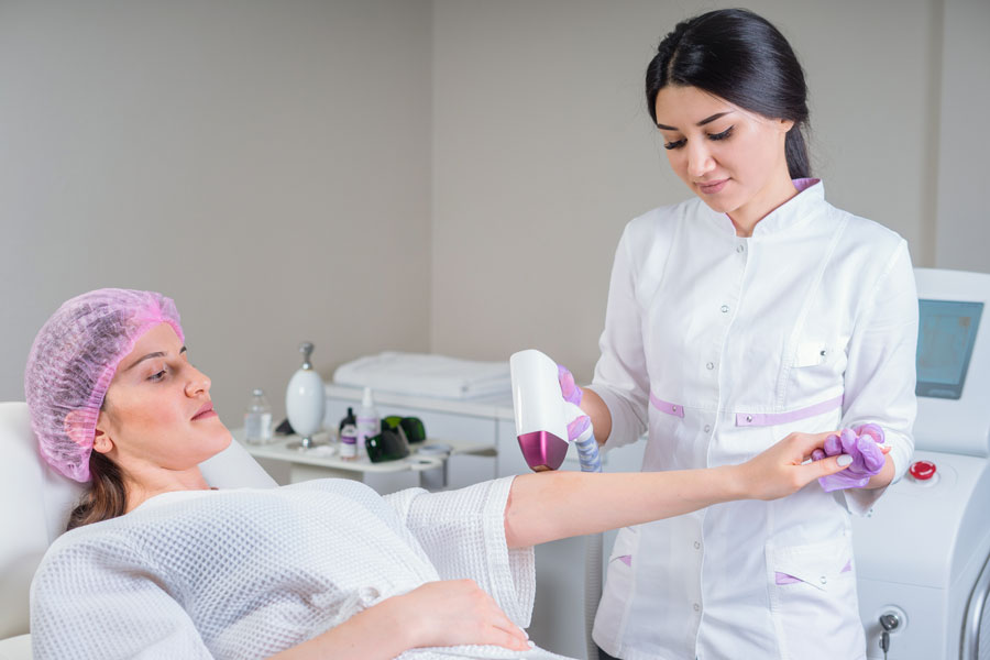 Salon de beauté avec uniforme personnalisé