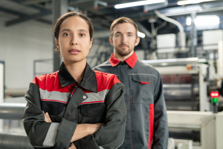 Ouvrier en uniforme de travail