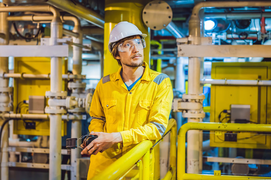 Travailleur en uniforme de travail